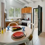 Aphrodite's Hidden Gem On Paxos Island بيت للعطل